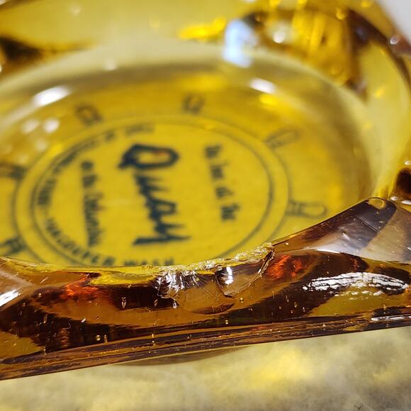 The Inn At The QUAY On The Columbian Vancouver Washington Amber 4 Notch Ashtray - Picture 3 of 6